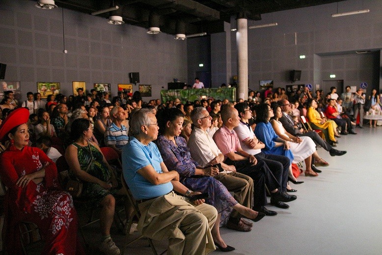 ‘Bonjour Vietnam’ với những sắc màu đặc biệt tại thủ đô Paris