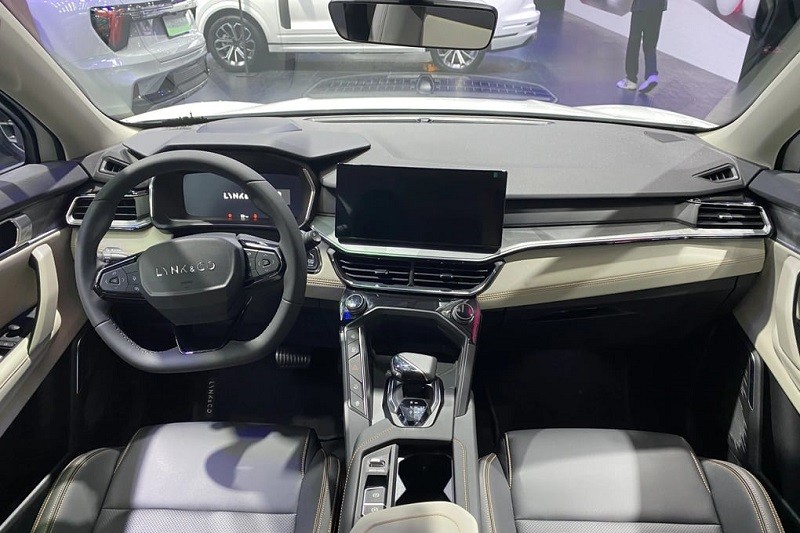 Xe Trung Quốc Lynk & Co 06 chốt giá 729 triệu đồng tại Việt Nam