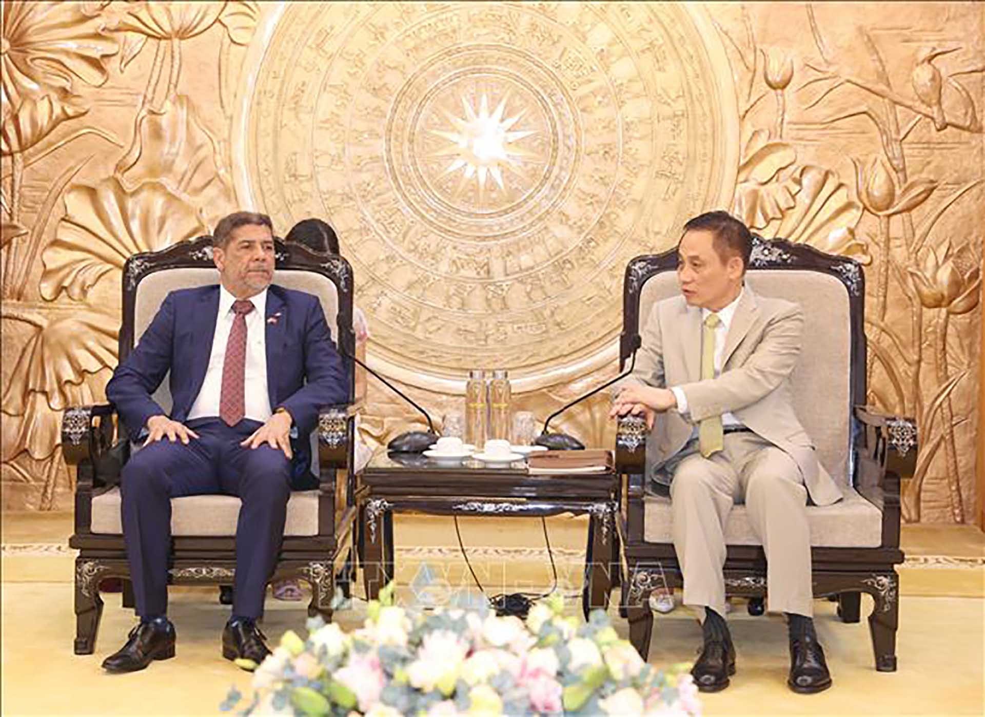 Việt Nam-Dominica tăng cường hợp tác trên các lĩnh vực, đặc biệt là thương mại, nông nghiệp, du lịch Việt Nam-Dominica tăng cường hợp tác trên các lĩnh vực, đặc biệt là thương mại, nông nghiệp, du lịch