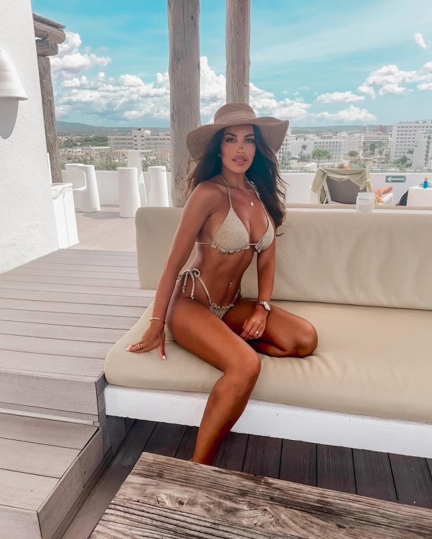 Hoa hậu truyền cảm hứng cho tuyển Slovakia trước trận gặp đội tuyển Anh