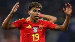 Ngôi sao trẻ Lamine Yamal đỗ tốt nghiệp cấp 2 giữa mùa EURO