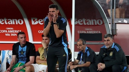 Copa America 2024: HLV tuyển Argentina Scaloni bị treo giò ở trận gặp Peru
