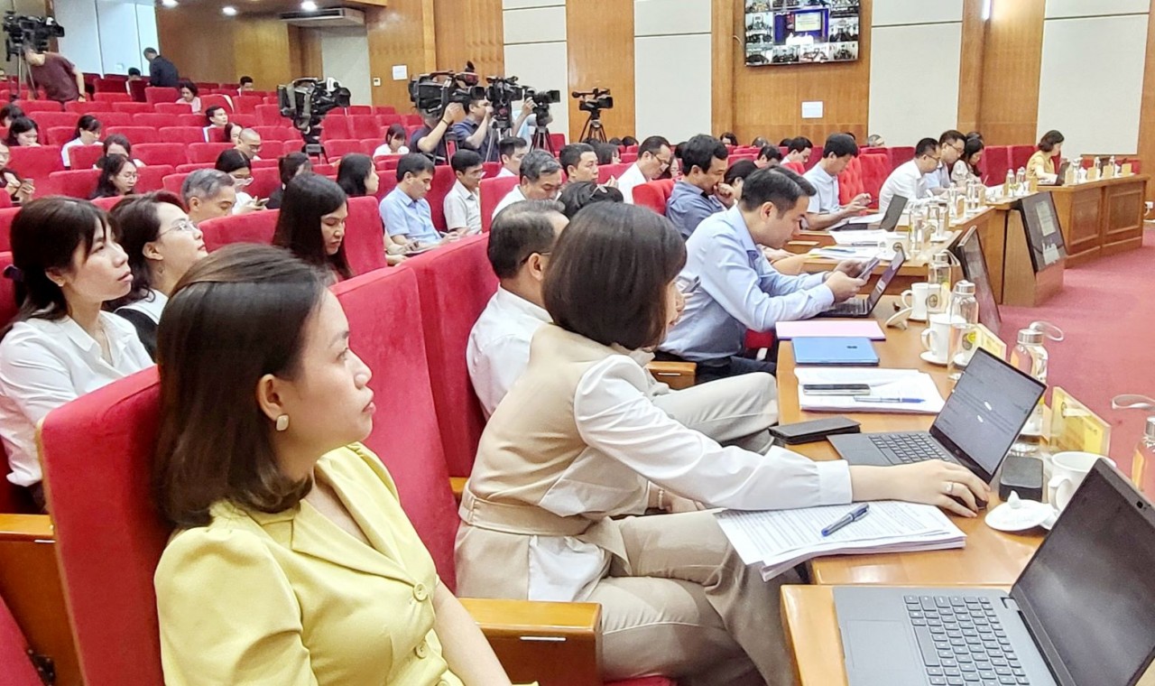 Họp báo công bố số liệu thống kê Kinh tế- Xã hội quý II và 6 tháng/2024, bức tranh sáng về kinh tế đối ngoại