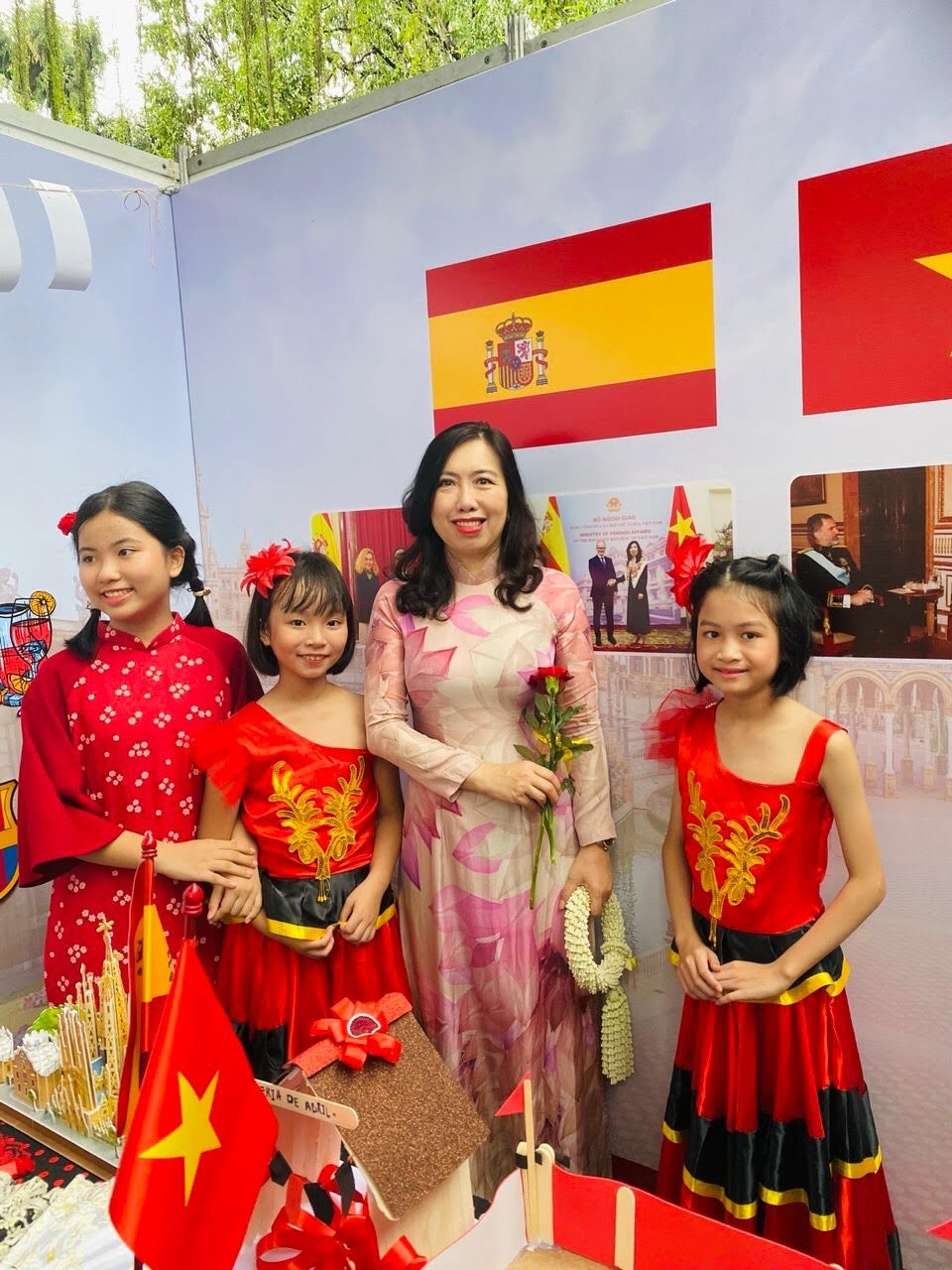 Sôi nổi vòng chung kết cuộc thi Thiếu nhi Việt Nam - Vươn ra thế giới Sôi nổi vòng chung kết cuộc thi Thiếu nhi Việt Nam - Vươn ra thế giới