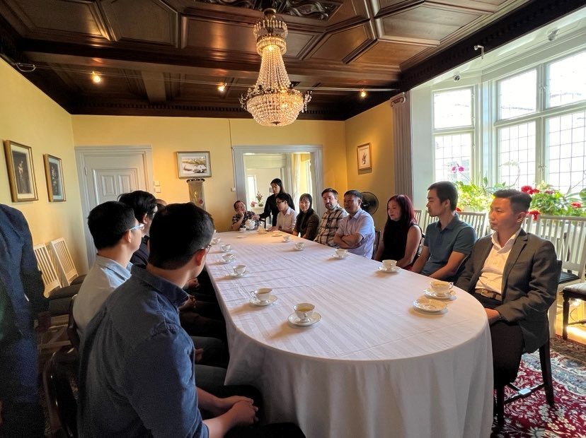 Các đại biểu tham dự Lễ ra mắt Hội Chuyên gia Khoa học - Công nghệ Việt Nam tại Thụy Điển. Các đại biểu tham dự Lễ ra mắt Hội Chuyên gia Khoa học - Công nghệ Việt Nam tại Thụy Điển.