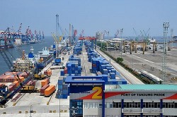 Indonesia nỗ lực tìm cách né 'tên rơi đạn lạc' từ thương chiến Mỹ-Trung Quốc