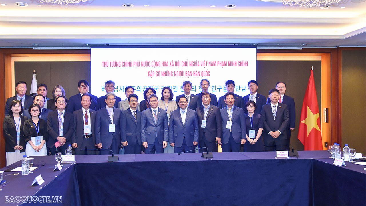 Bạn bè Hàn Quốc đồng hành, ủng hộ đất nước Việt Nam ngày càng phát triển phồn vinh Bạn bè Hàn Quốc đồng hành, ủng hộ đất nước Việt Nam ngày càng phát triển phồn vinh