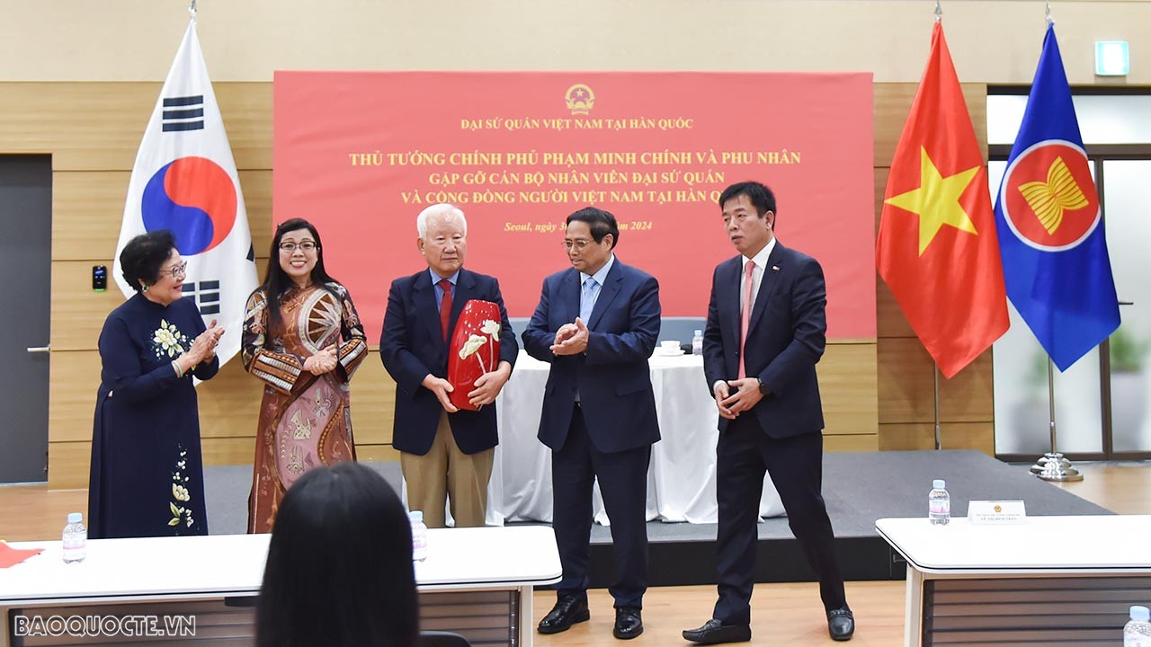 Cộng đồng người Việt Nam tại Hàn Quốc đóng góp lớn với chất lượng cao cho Tổ quốc và cho quan hệ song phương Cộng đồng người Việt Nam tại Hàn Quốc đóng góp lớn với chất lượng cao cho Tổ quốc và cho quan hệ song phương