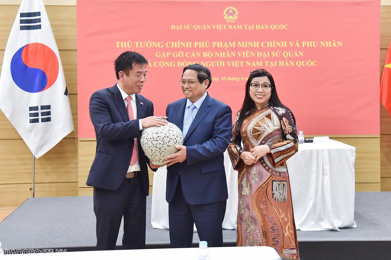 Cộng đồng người Việt Nam tại Hàn Quốc đóng góp lớn với chất lượng cao cho Tổ quốc và cho quan hệ song phương Cộng đồng người Việt Nam tại Hàn Quốc đóng góp lớn với chất lượng cao cho Tổ quốc và cho quan hệ song phương