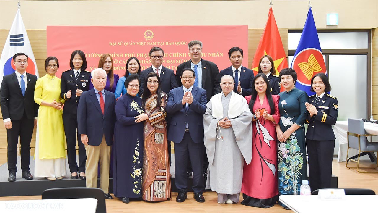 Cộng đồng người Việt Nam tại Hàn Quốc đóng góp lớn với chất lượng cao cho Tổ quốc và cho quan hệ song phương Cộng đồng người Việt Nam tại Hàn Quốc đóng góp lớn với chất lượng cao cho Tổ quốc và cho quan hệ song phương
