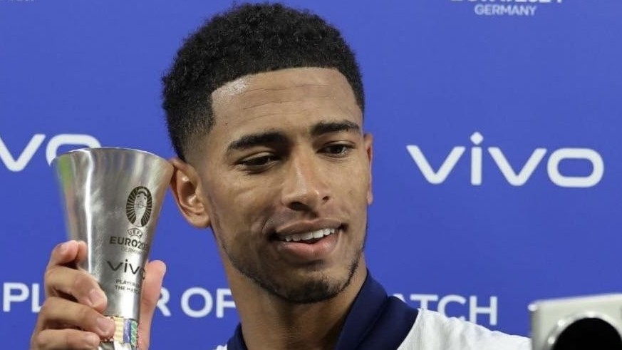 Lập siêu phẩm cứu đội tuyển Anh, Jude Bellingham được vinh danh