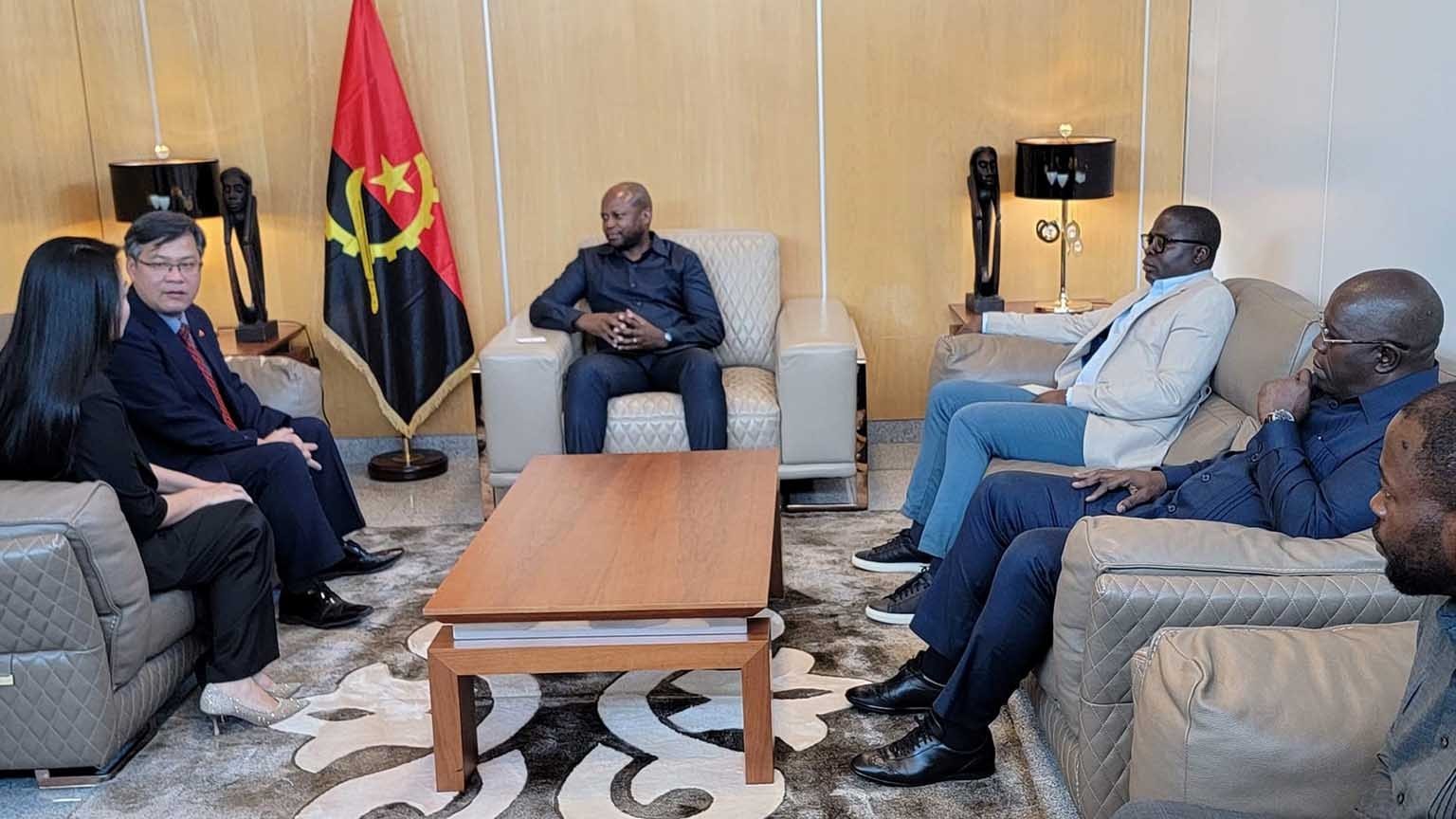 Đoàn công tác Đại sứ quán Việt Nam thăm và làm việc tại tỉnh Lunda-Sul, Angola