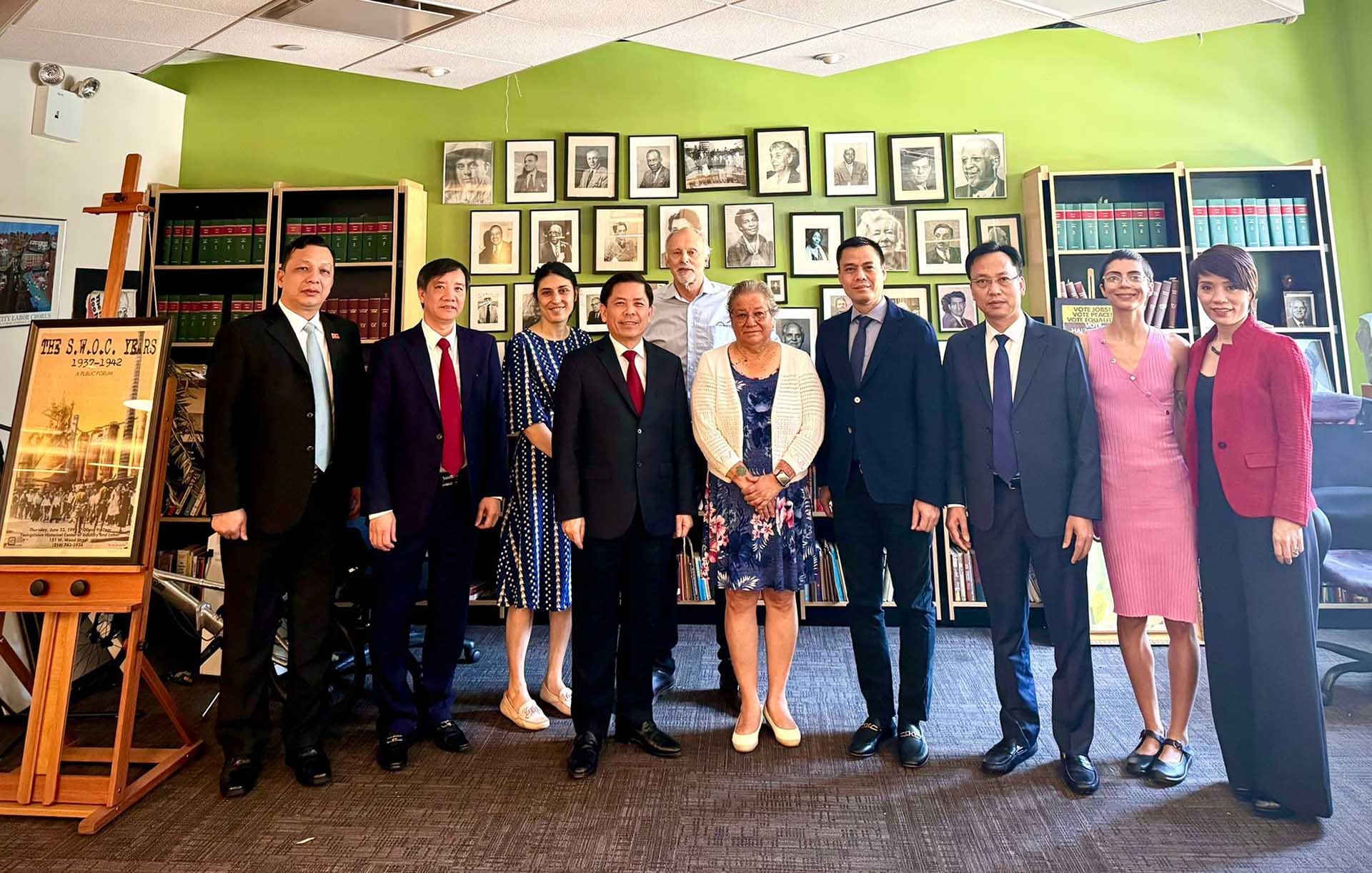 Đoàn đại biểu Đảng ủy Khối các cơ cơ quan trung ương thăm, làm việc với Đảng Cộng sản Mỹ Đoàn đại biểu Đảng ủy Khối các cơ cơ quan trung ương thăm, làm việc với Đảng Cộng sản Mỹ