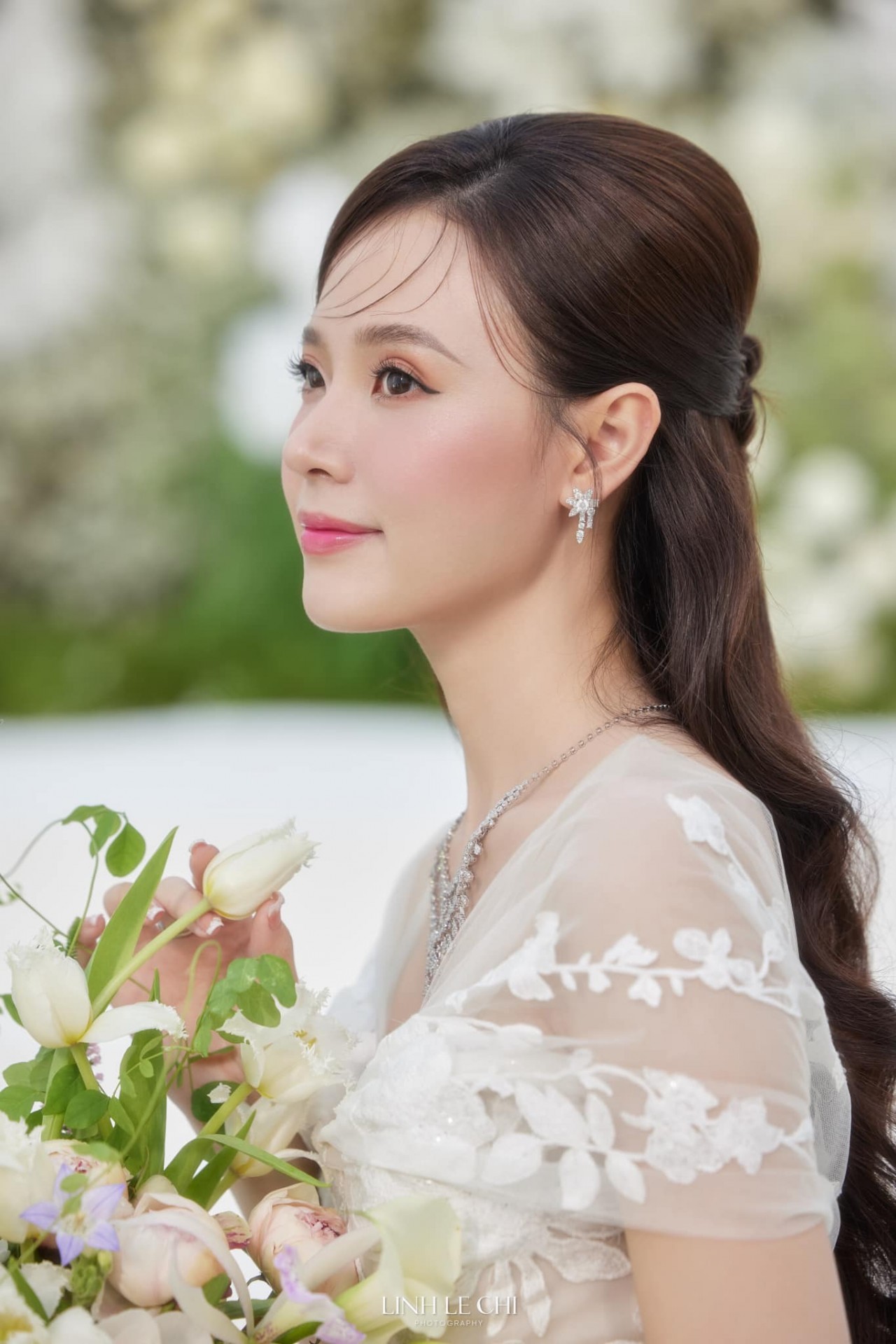 Ngắm cô dâu Midu trong loạt ảnh cưới