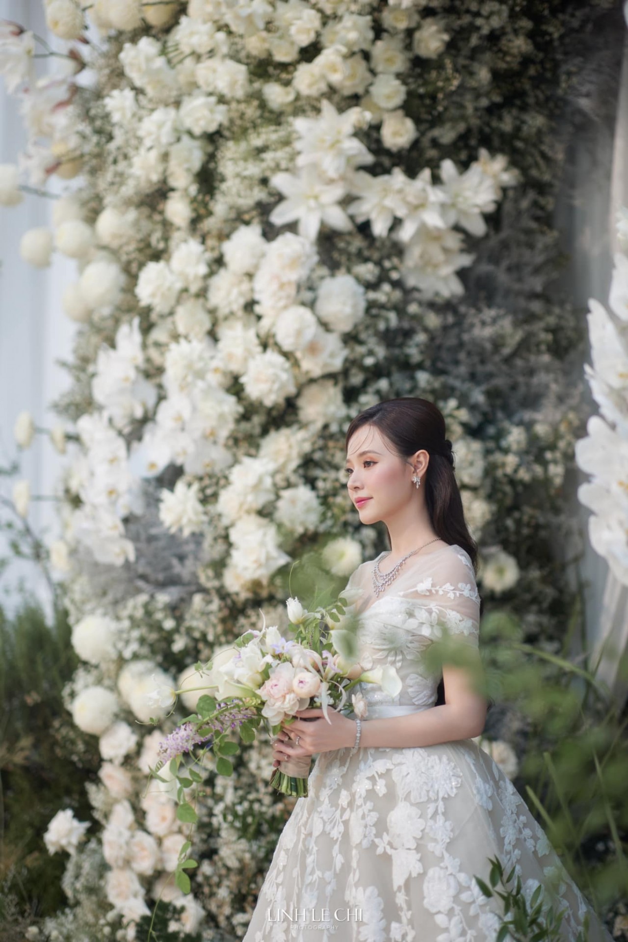 Ngắm cô dâu Midu trong loạt ảnh cưới