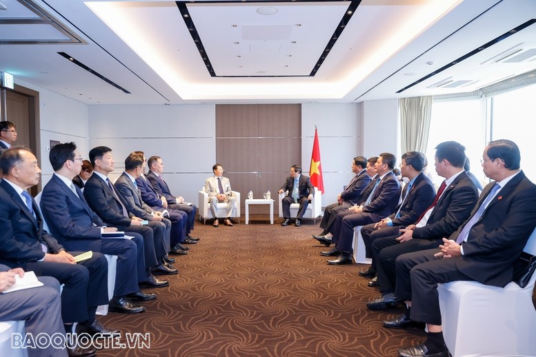 Thủ tướng Phạm Minh Chính tiếp Chủ tịch Tập đoàn Hyosung và Lotte