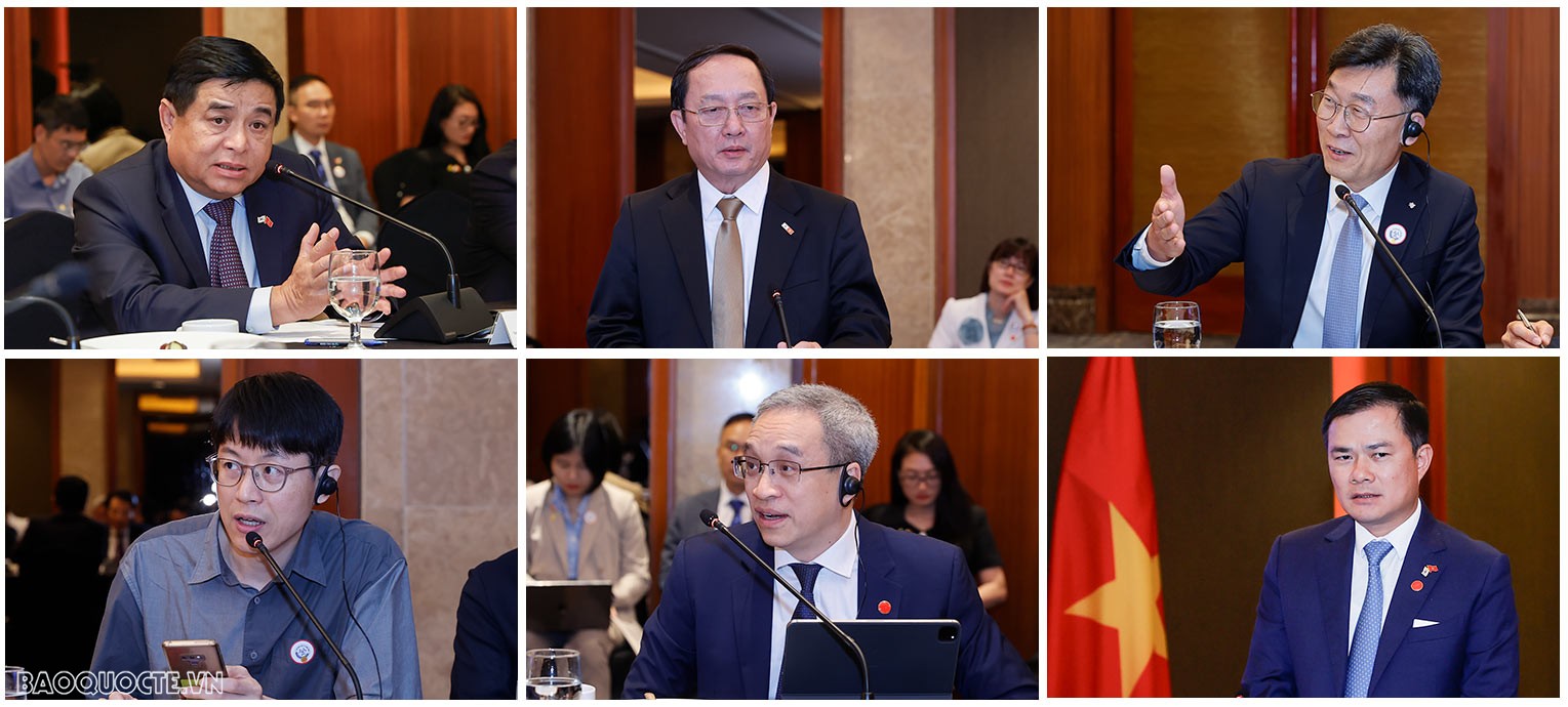 Thủ tướng ăn trưa làm việc với các chuyên gia, nhà khoa học bán dẫn, trí tuệ nhân tạo của Hàn Quốc Thủ tướng ăn trưa làm việc với các chuyên gia, nhà khoa học bán dẫn, trí tuệ nhân tạo của Hàn Quốc