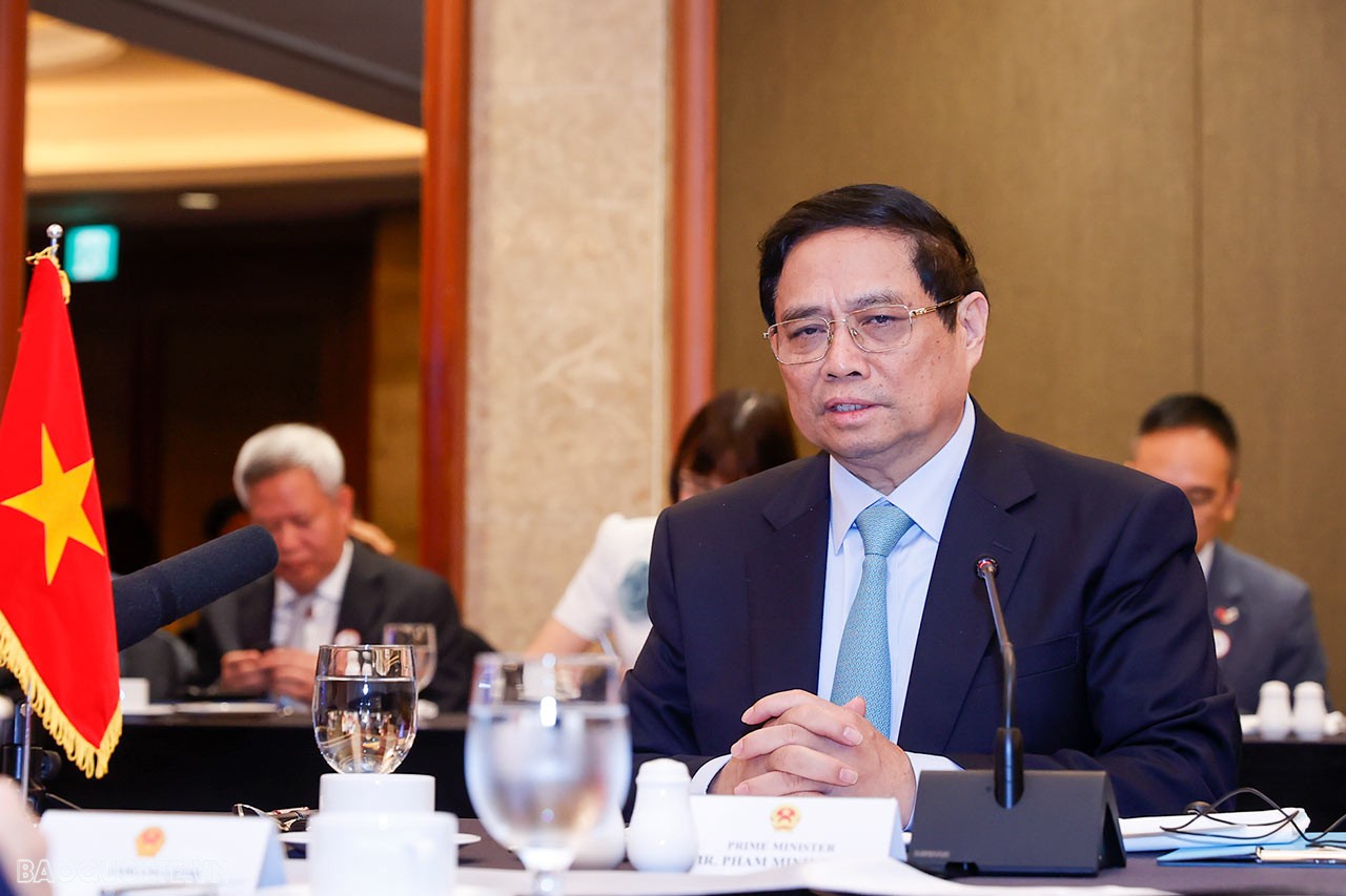 Thủ tướng ăn trưa làm việc với các chuyên gia, nhà khoa học bán dẫn, trí tuệ nhân tạo của Hàn Quốc Thủ tướng ăn trưa làm việc với các chuyên gia, nhà khoa học bán dẫn, trí tuệ nhân tạo của Hàn Quốc