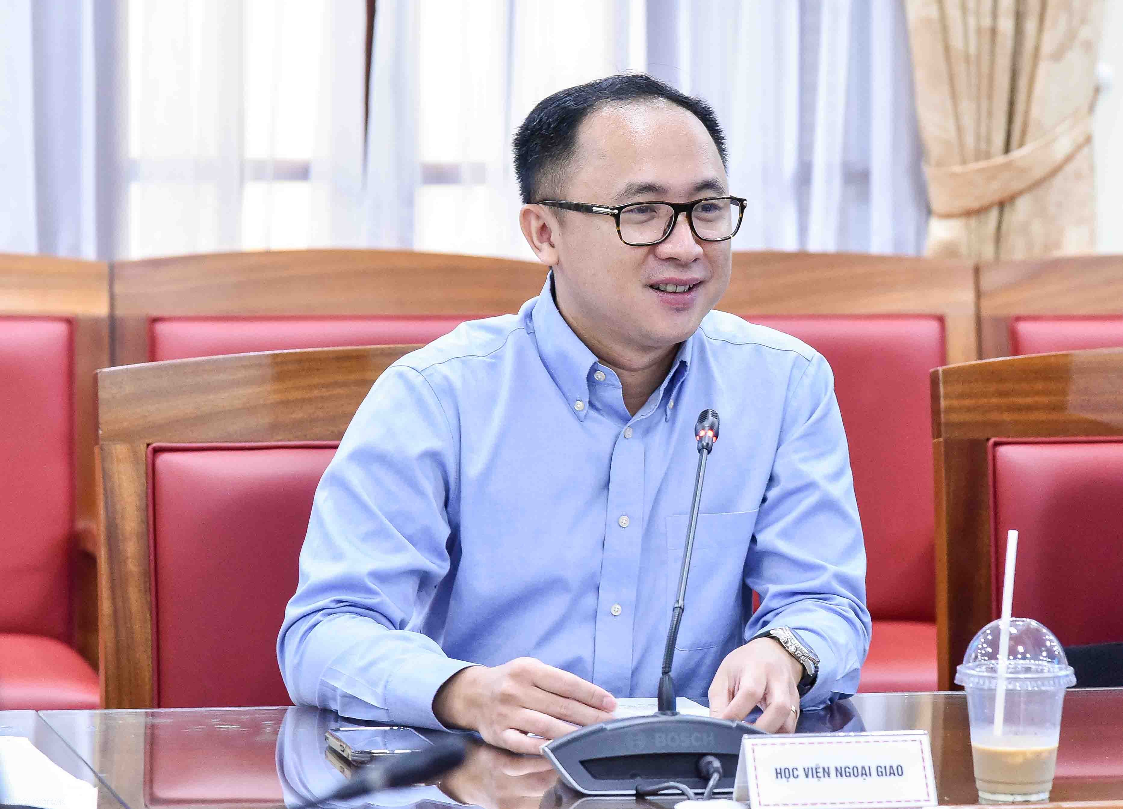 Thanh niên Bộ Ngoại giao tiếp tục phát huy vai trò xung kích Thanh niên Bộ Ngoại giao tiếp tục phát huy vai trò xung kích trong các hoạt động đoàn