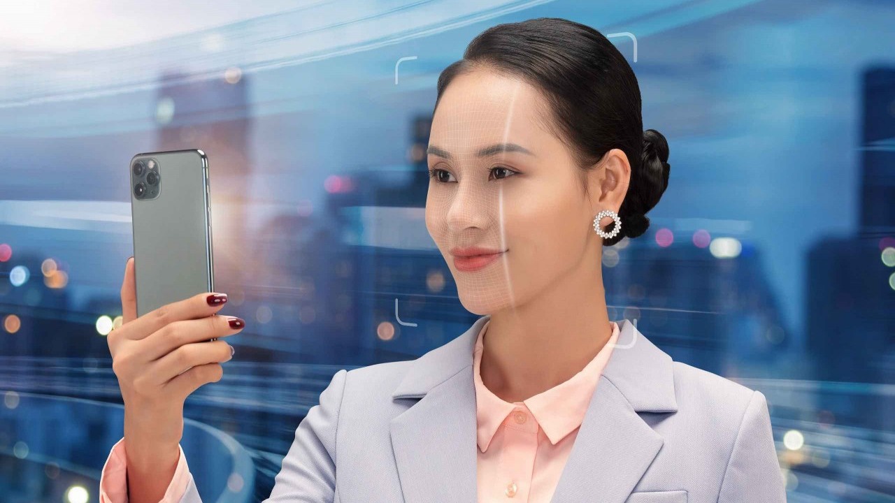 Giao dịch ngân hàng trực tuyến: Bảo vệ khách hàng với ‘tấm khiên’ sinh trắc học