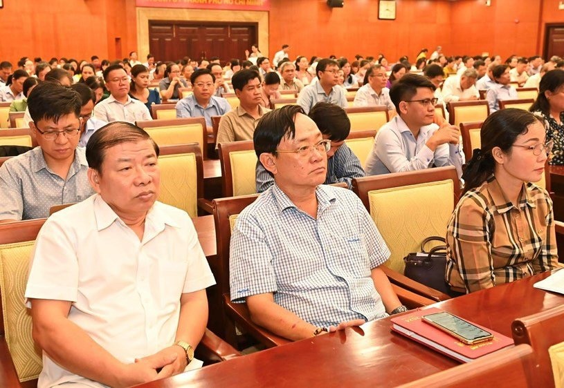 Thứ trưởng Bộ Ngoại giao Lê Thị Thu Hằng làm việc tại TP. Hồ Chí Minh Thứ trưởng Bộ Ngoại giao Lê Thị Thu Hằng làm việc tại TP. Hồ Chí Minh