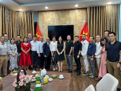 Thứ trưởng Bộ Ngoại giao Lê Thị Thu Hằng làm việc tại TP. Hồ Chí Minh