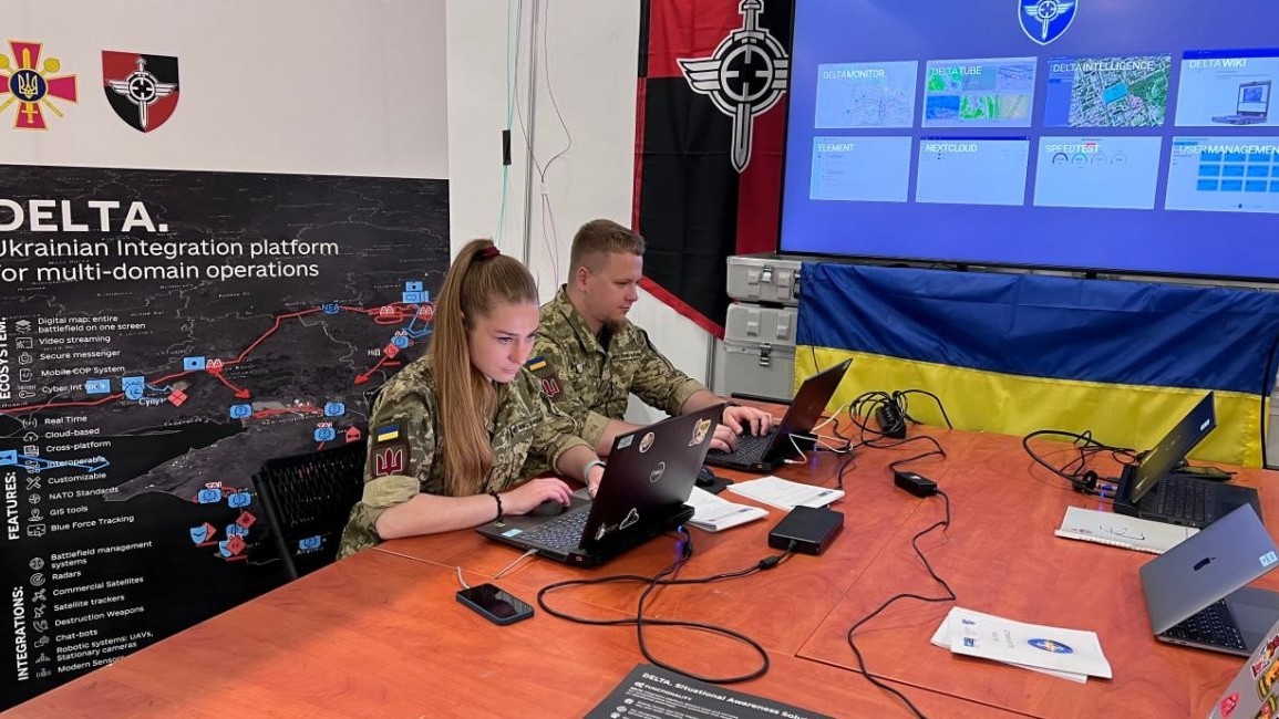 Ukraine 'khoe' tích hợp thành công hệ thống tác chiến vào mạng lưới của NATO, cùng Mỹ thảo luận 'cây cầu' dẫn đến liên minh