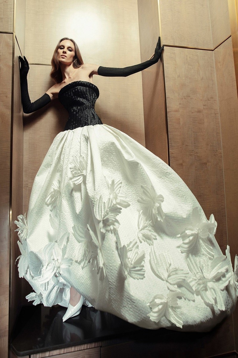 Hoa hậu H'Hen Niê giới thiệu BST Thu Đông 2024 của NTK Việt trên tạp chí thời trang Mỹ