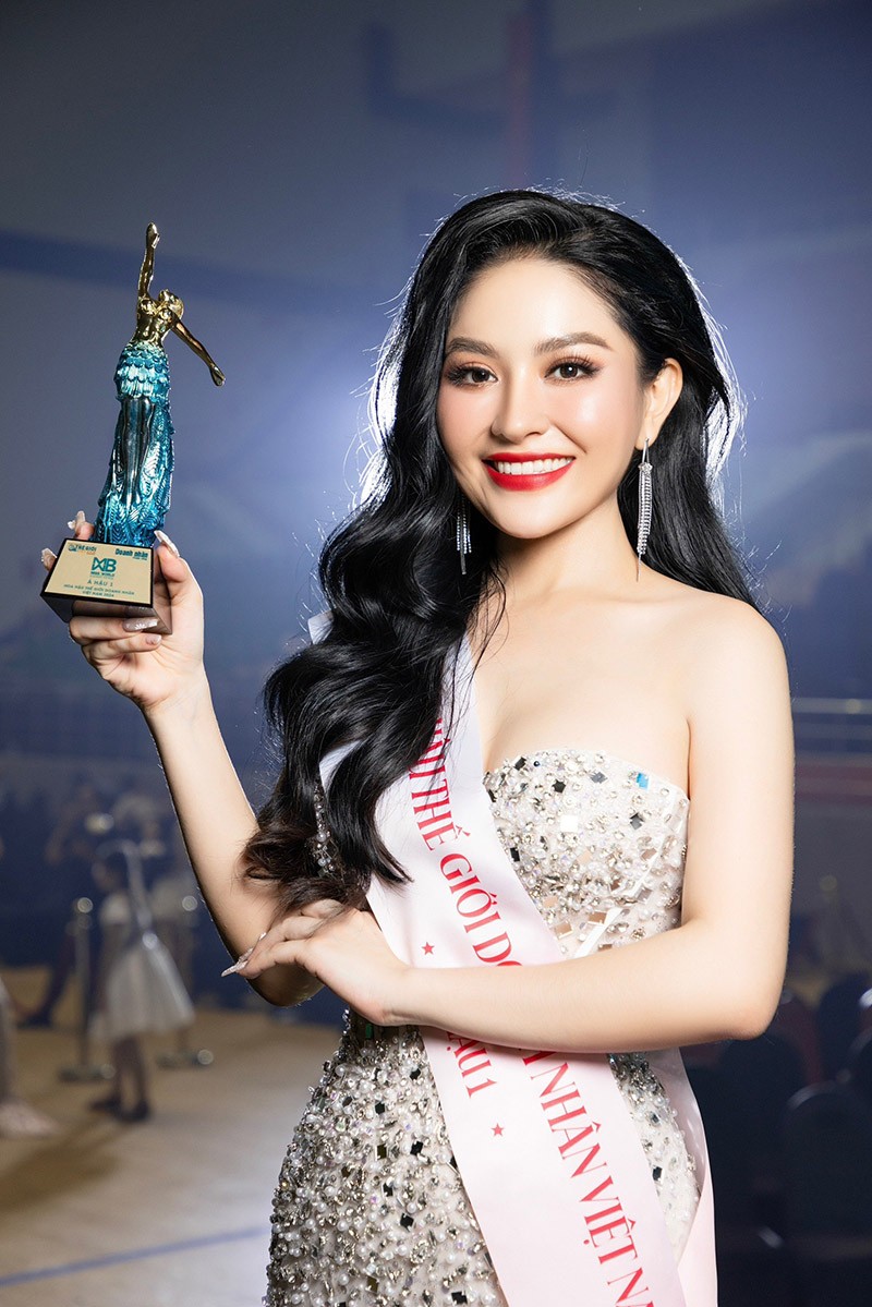 Á hậu Nguyễn Cẩm Vân: Tôi muốn hoàn thiện bản thân hơn và lan toả những giá trị tốt đẹp