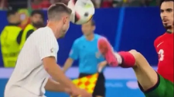 Màn ăn vạ xứng đáng đoạt giải Oscar ở EURO 2024