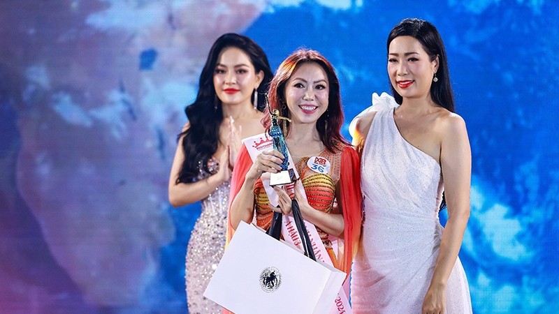 Á hậu Bùi Thanh Vân: Món quà ý nghĩa ở tuổi 55