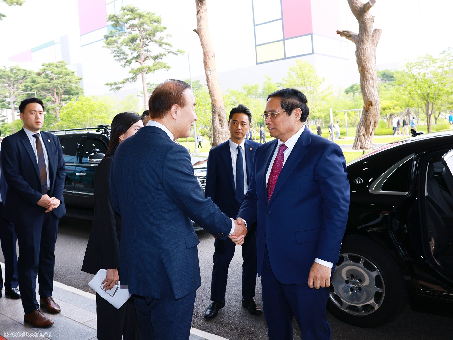 Thủ tướng Phạm Minh Chính thăm và làm việc tại Tổ hợp tập đoàn Samsung Thủ tướng Phạm Minh Chính thăm và làm việc tại Tổ hợp tập đoàn Samsung