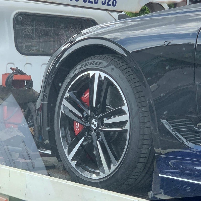 Bentley Continental GTC S V8 Vietnam Skyline độc nhất dành cho thị trường Việt Nam chính thức cập bến Bentley Continental GTC S V8 Vietnam Skyline độc nhất dành cho thị trường Việt Nam chính thức cập bến