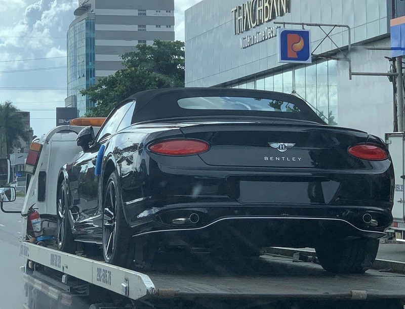 Bentley Continental GTC S V8 Vietnam Skyline độc nhất dành cho thị trường Việt Nam chính thức cập bến Bentley Continental GTC S V8 Vietnam Skyline độc nhất dành cho thị trường Việt Nam chính thức cập bến