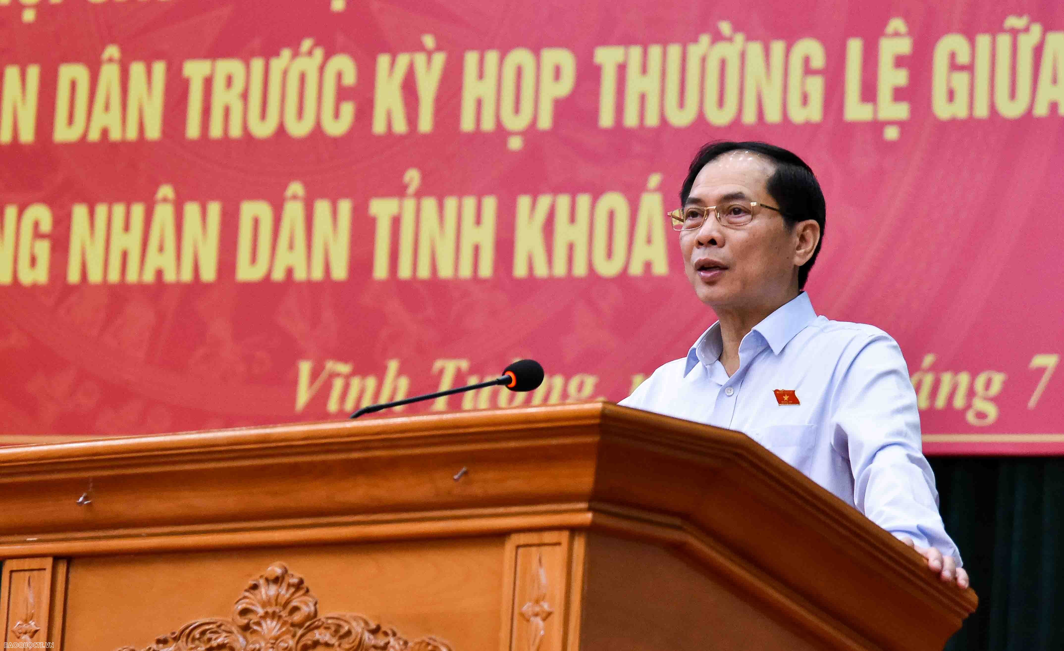 Bộ trưởng Ngoại giao Bùi Thanh sơn tiếp xúc cử tri tại huyện Vĩnh Tường, Vĩnh Phúc Bộ trưởng Ngoại giao Bùi Thanh Sơn tiếp xúc cử tri tại huyện Vĩnh Tường, Vĩnh Phúc