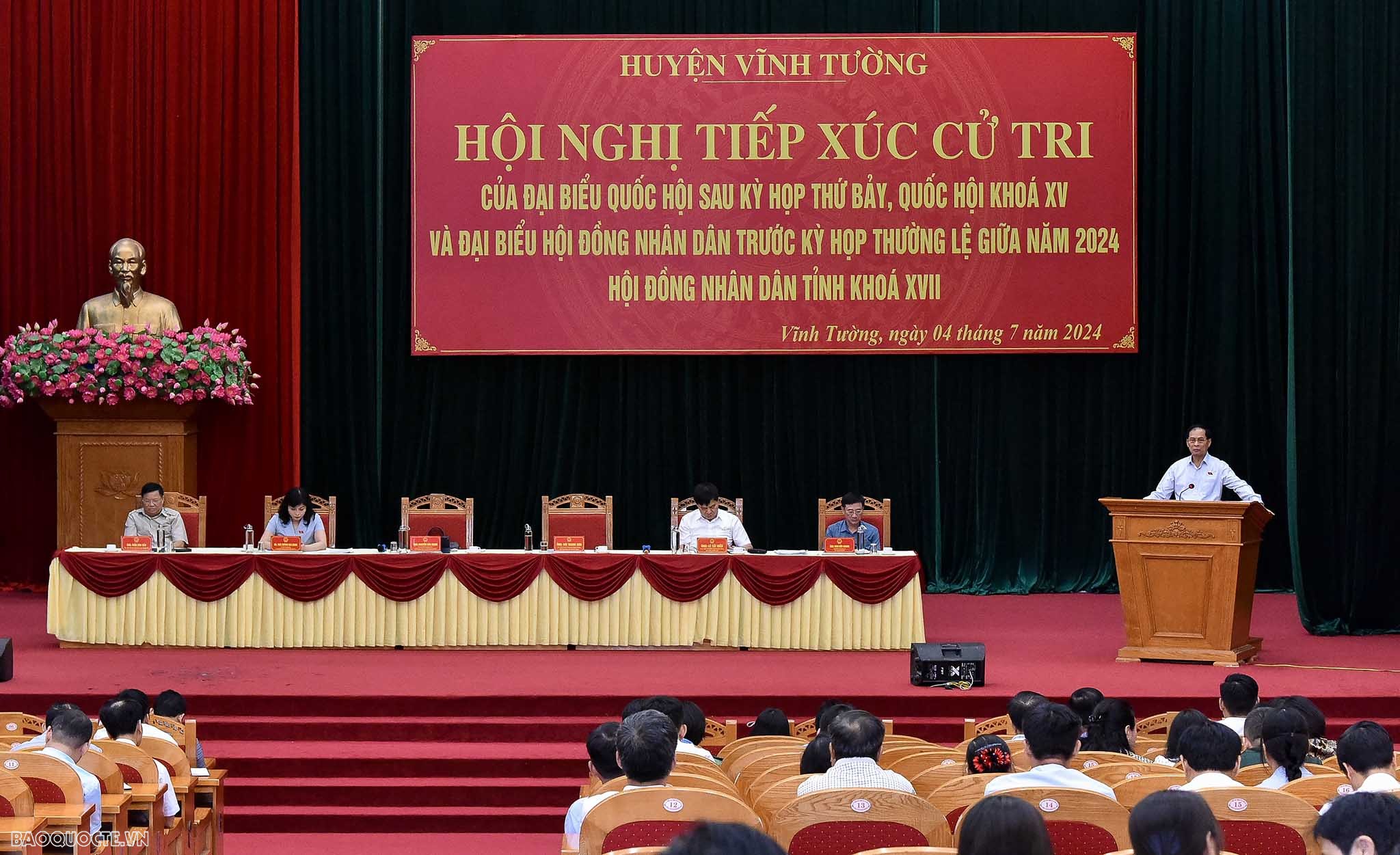 Bộ trưởng Ngoại giao Bùi Thanh sơn tiếp xúc cử tri tại huyện Vĩnh Tường, Vĩnh Phúc Bộ trưởng Ngoại giao Bùi Thanh Sơn tiếp xúc cử tri tại huyện Vĩnh Tường, Vĩnh Phúc