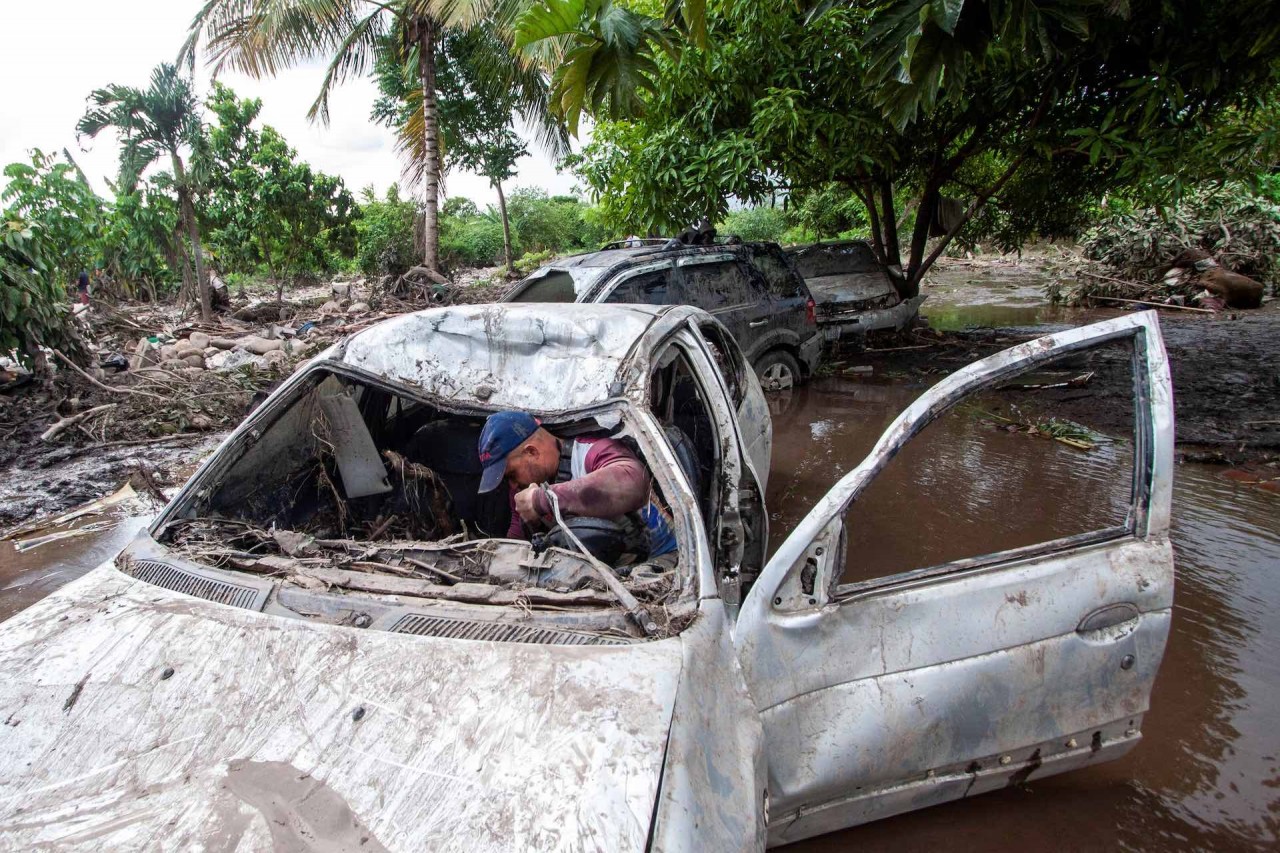 Đống đổ nát như ‘ngày tận thế’ sau khi siêu bão Beryl càn quét qua vùng Caribbean
