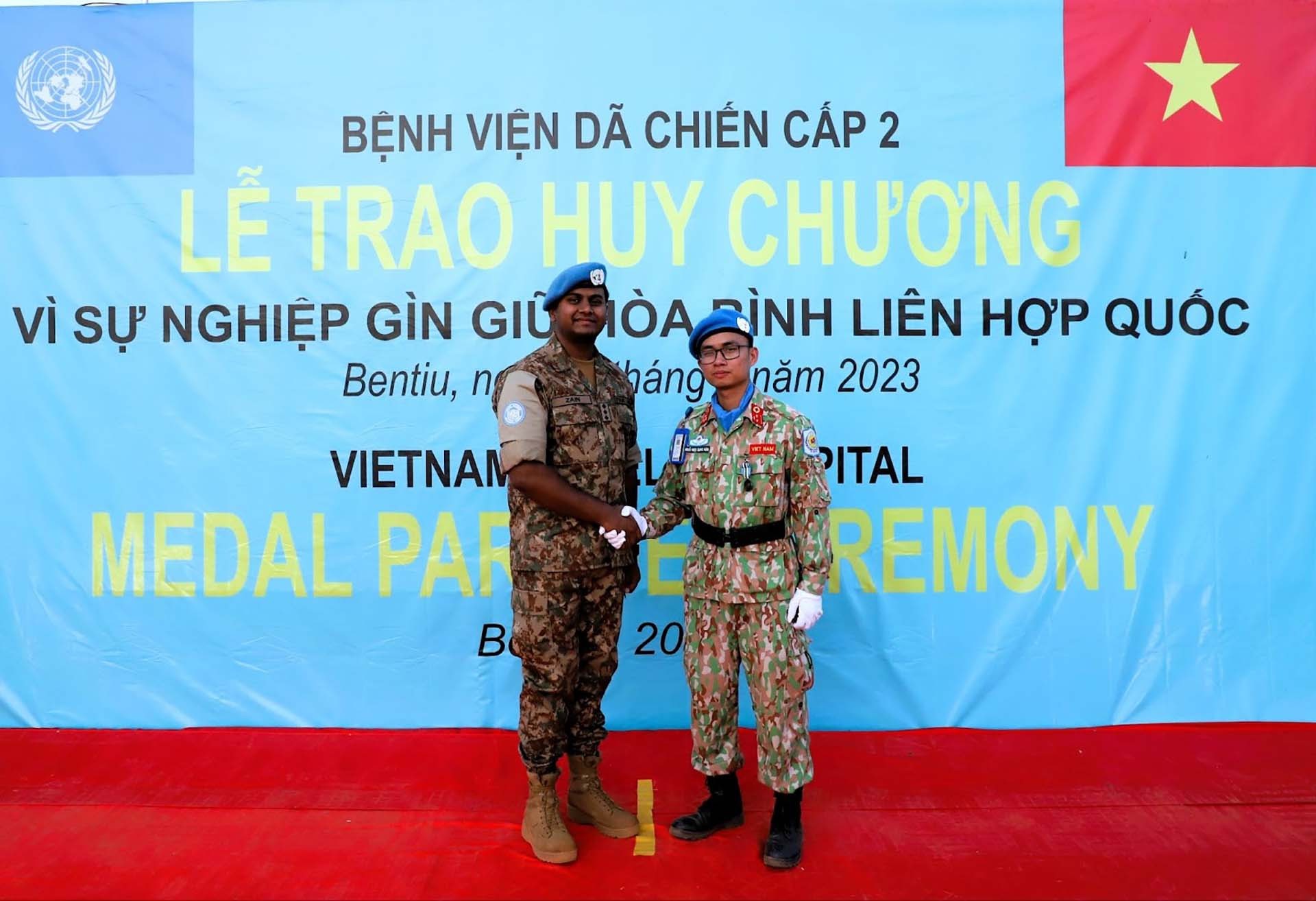 Bác sĩ trẻ Nguyễn Ngọc Quang Hưng: Gieo mầm hy vọng ở Nam Sudan Bác sĩ trẻ Nguyễn Ngọc Quang Hưng: Gieo mầm hy vọng ở Nam Sudan