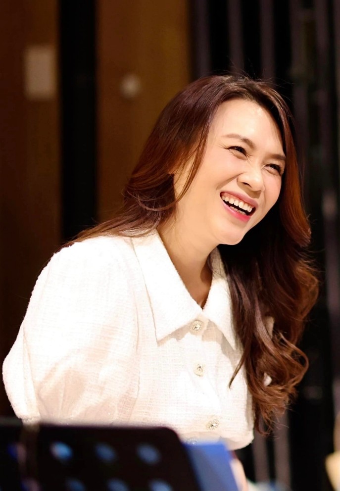Mỹ Tâm đẹp rạng rỡ trong lúc tập cùng ban nhạc. Mỹ Tâm đẹp rạng rỡ trong lúc tập cùng ban nhạc.