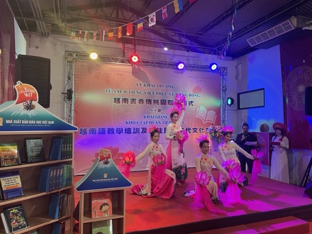 Tập huấn nghiệp vụ giảng dạy tiếng Việt cho giáo viên kiều bào tại Đài Loan Tập huấn nghiệp vụ giảng dạy tiếng Việt cho giáo viên kiều bào tại Đài Loan