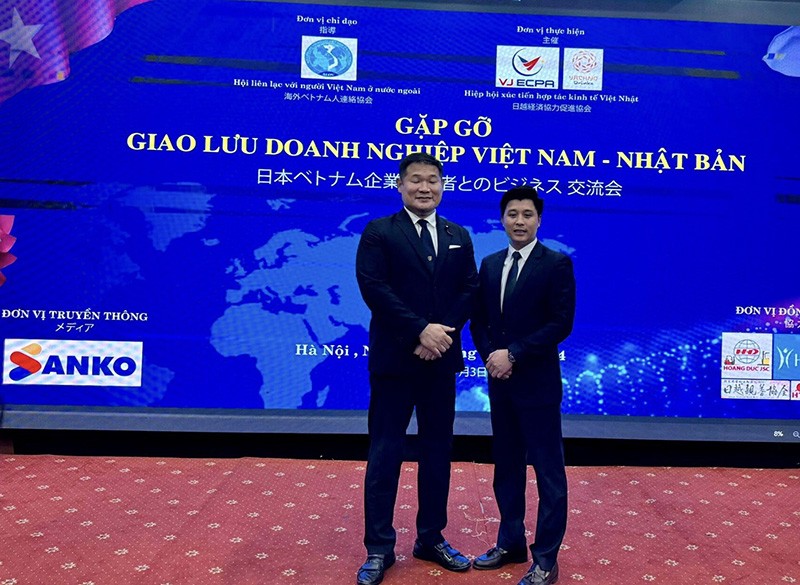 Ông Ymamoto Gousei – Hội trưởng Liên đoàn Nghị viện Nhật Bản, Hạ nghị sỹ và ông Hà Trọng Nhân.