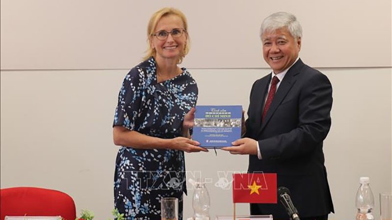 Đoàn đại biểu Đảng Cộng sản Việt Nam thăm và làm việc tại Cộng hòa Czech