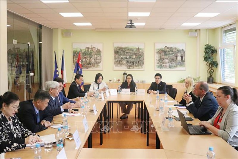 Đoàn đại biểu Đảng Cộng sản Việt Nam thăm và làm việc tại Cộng hòa Czech