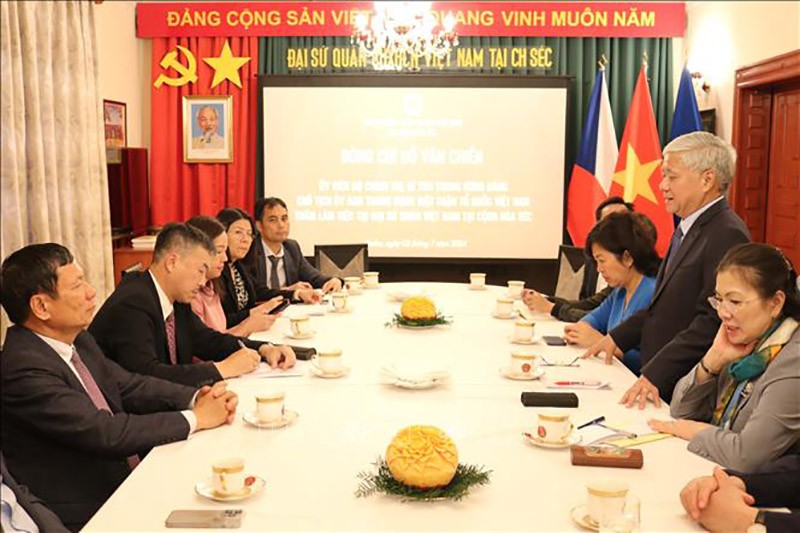 Đoàn đại biểu Đảng Cộng sản Việt Nam thăm và làm việc tại Cộng hòa Czech