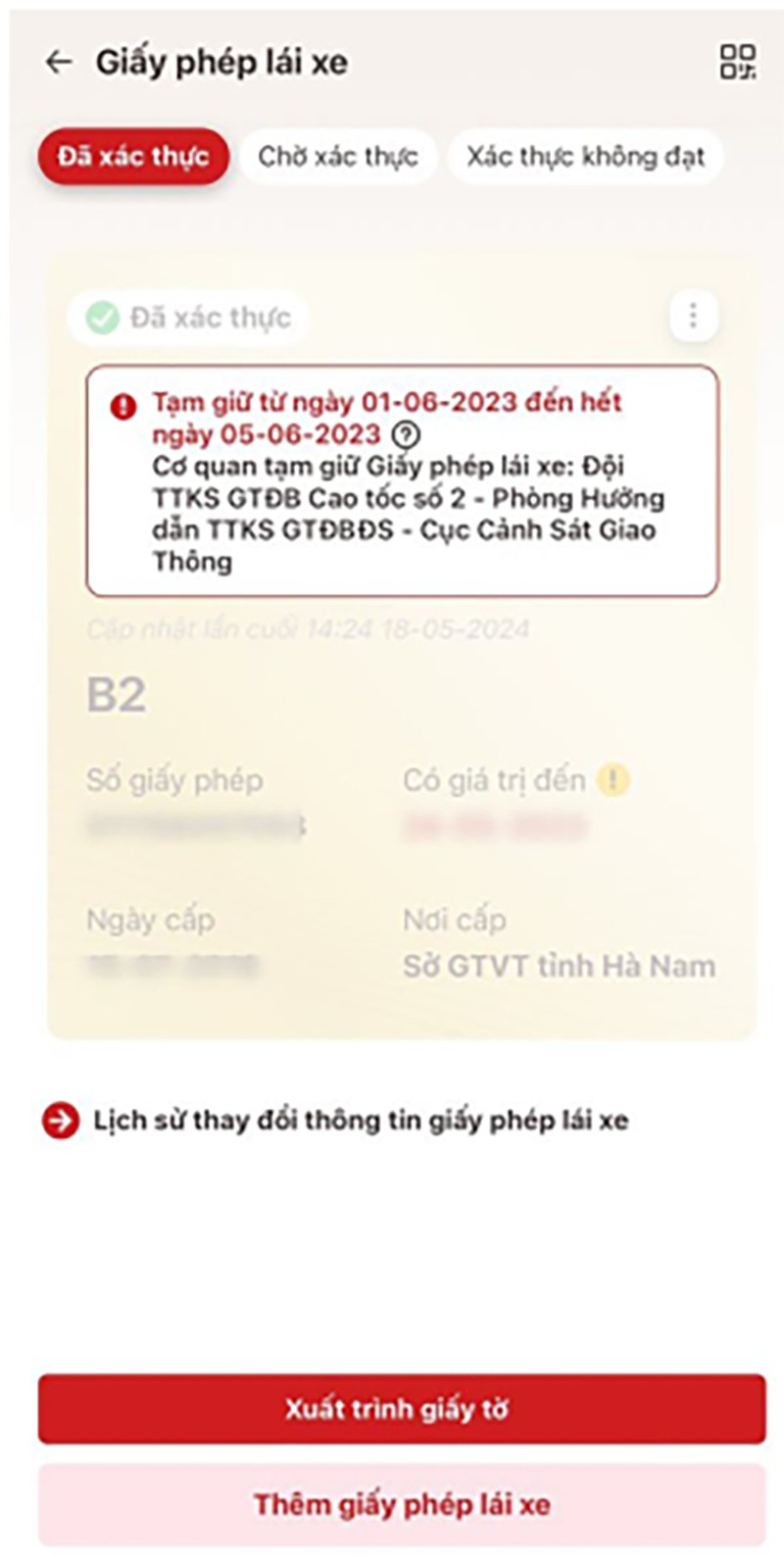 Bị tước/tạm giữ giấy phép lái xe trên VNeID: Dùng bản giấy được không? Bị tước/tạm giữ giấy phép lái xe trên VNeID: Dùng bản giấy được không?