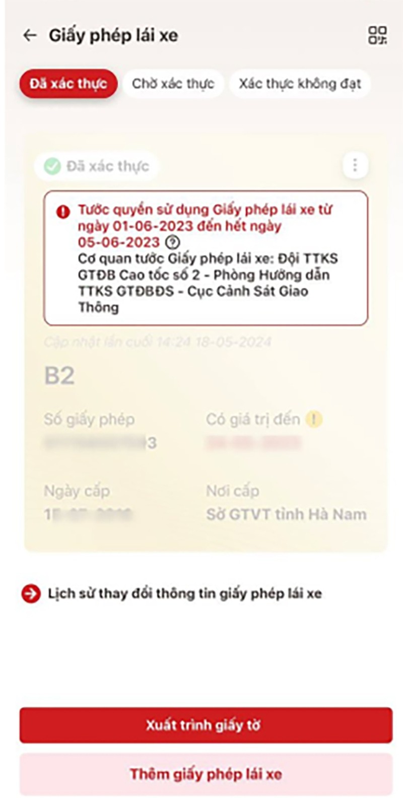 Bị tước/tạm giữ giấy phép lái xe trên VNeID: Dùng bản giấy được không? Bị tước/tạm giữ giấy phép lái xe trên VNeID: Dùng bản giấy được không?