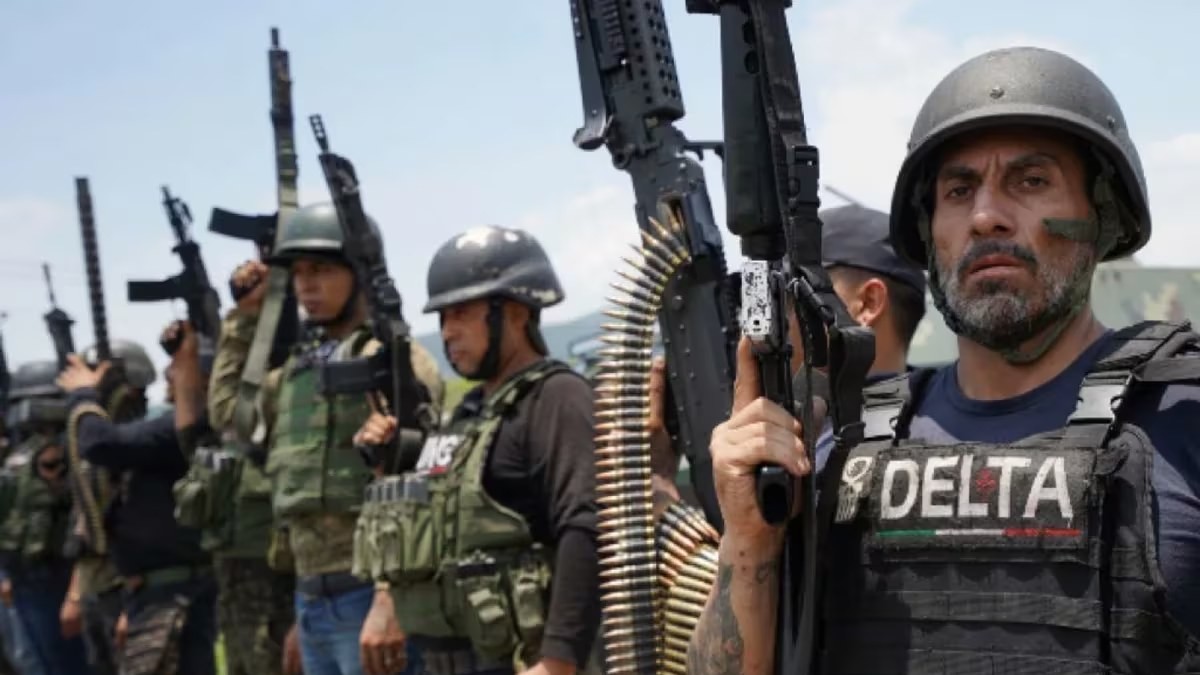 Quân đội Mexico 'đấu súng' với băng đảng khét tiếng CJNG