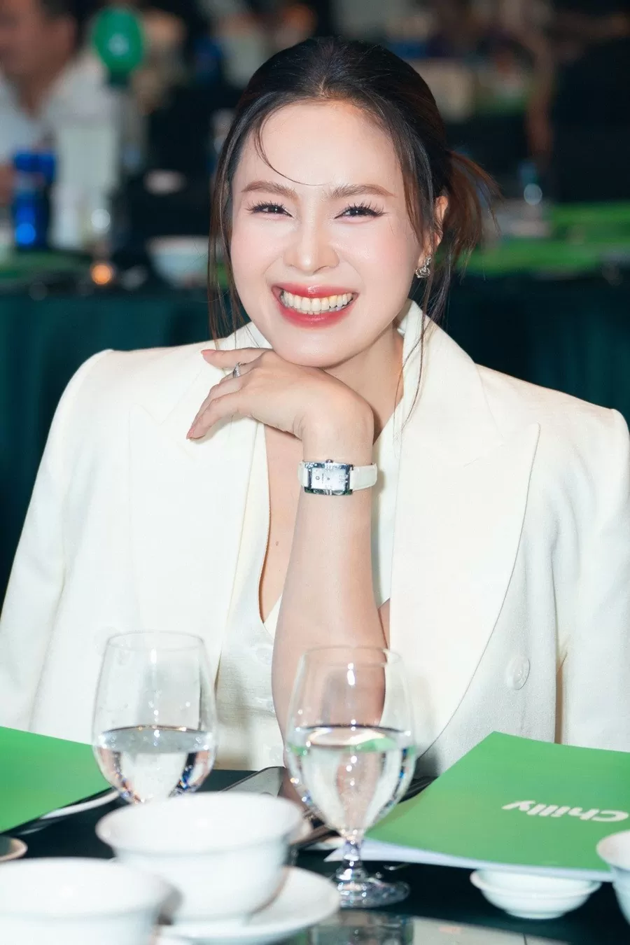 Hồng Diễm Hồng Diễm