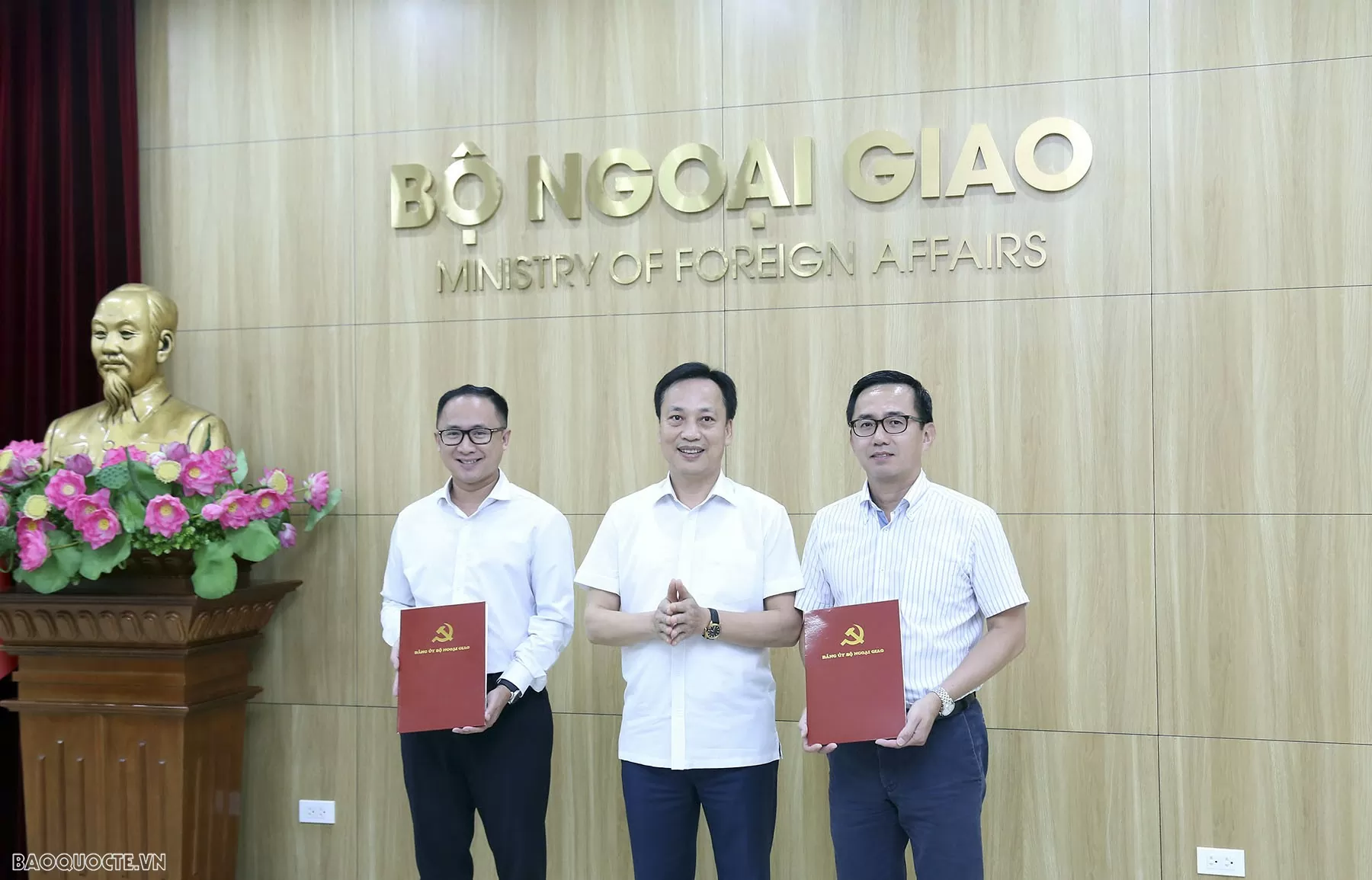 Đảng bộ Bộ Ngoại giao tổ chức sơ kết công tác 6 tháng đầu năm, triển khai nhiệm vụ trọng tâm 6 tháng cuối năm 2024 Đảng bộ Bộ Ngoại giao tổ chức sơ kết công tác 6 tháng đầu năm, triển khai nhiệm vụ trọng tâm 6 tháng cuối năm 2024