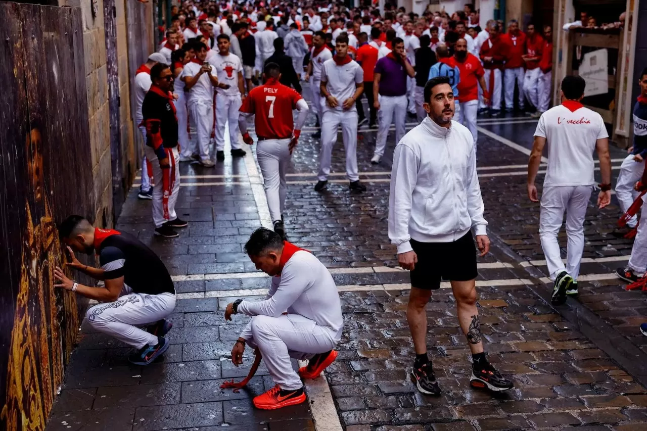 Không khí náo nhiệt không kém phần nguy hiểm tại lễ hội đua bò tót ở Tây Ban Nha Không khí náo nhiệt không kém phần nguy hiểm tại lễ hội đua bò tót ở Tây Ban Nha